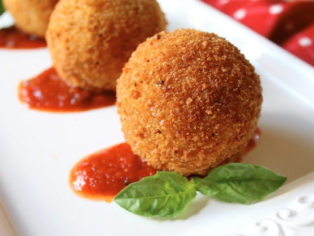 RED PEPPER CHEESE BALLS