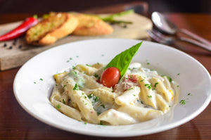 ALFREDO PENNE PASTA - Served with Butter Garlic Crostinis